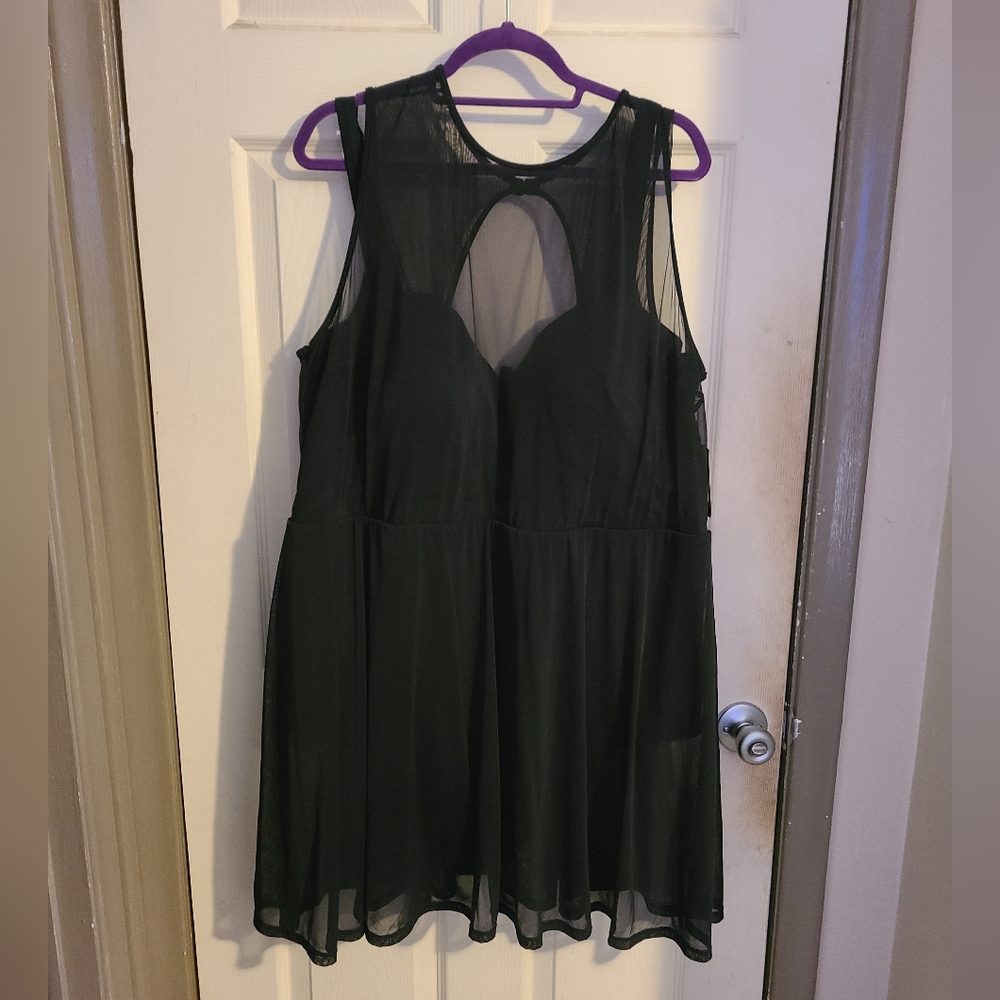 NWT- Underwire Long Mesh Overlay Black Swim Dress with Brief (Torrid, size 4)